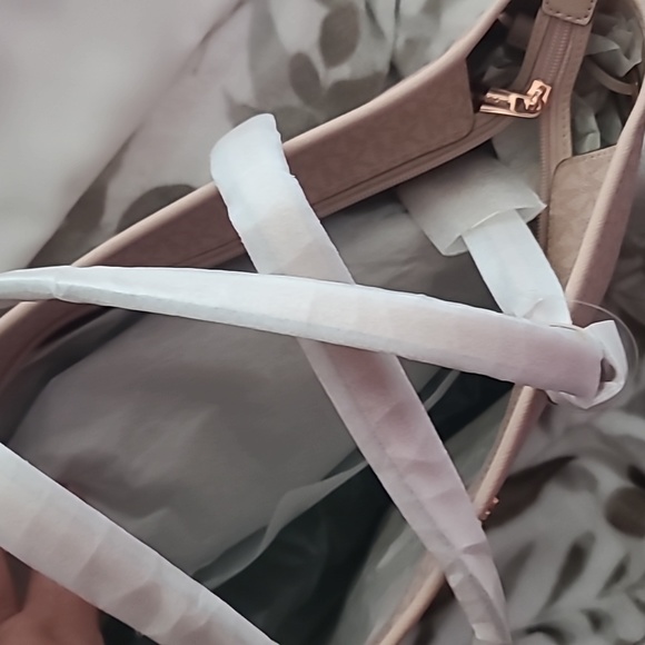 Micheal Kors large shoulder bag - Picture 3 of 5